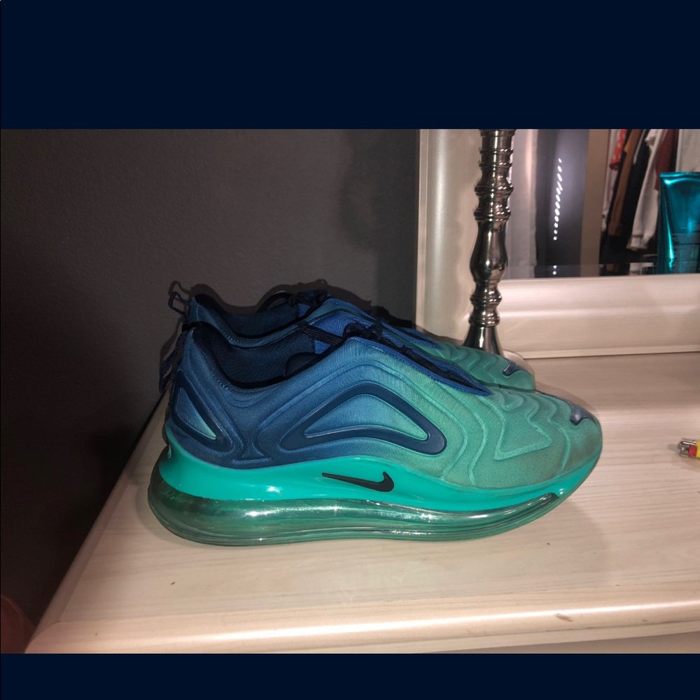 Air Max 720 royal blue black